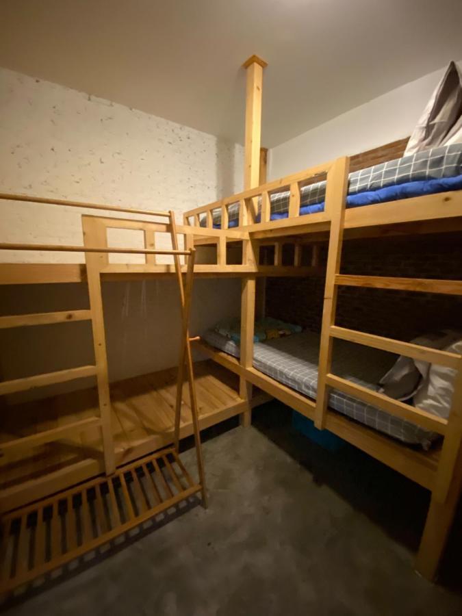 Отель T-House Bkk 2Floors Near Bts With Swimming Pool And Free Wifi Бангкок Экстерьер фото